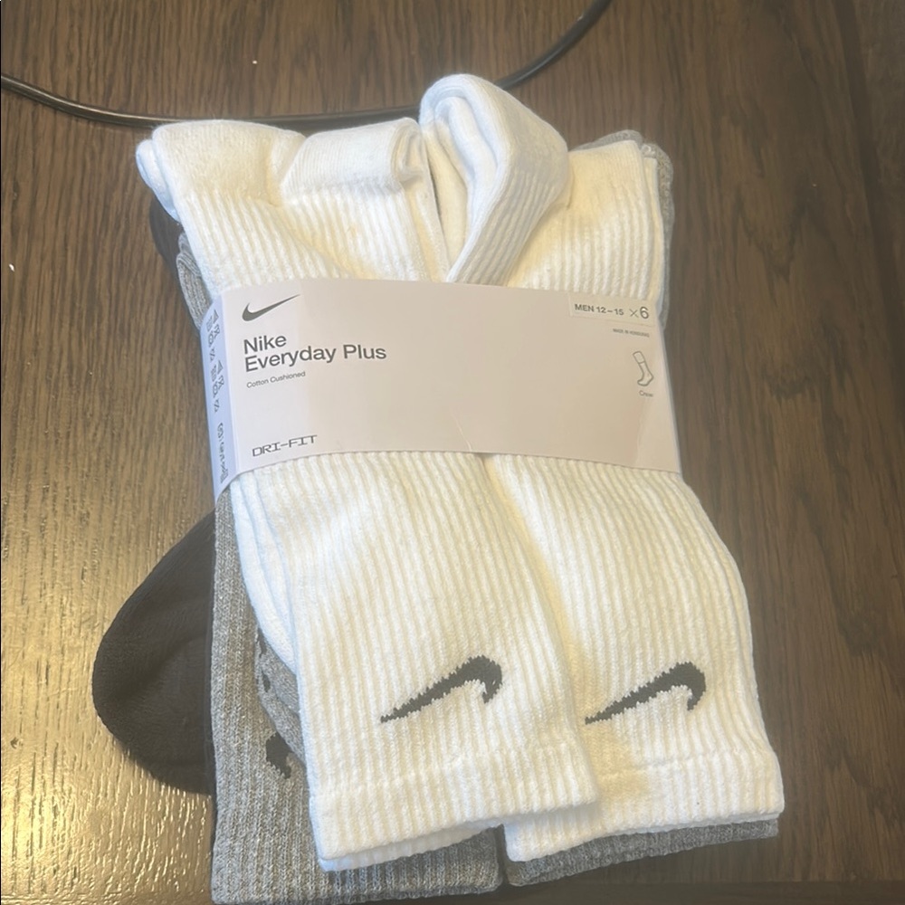 Nike Everyday Plus Men's Socks - White, Black, Gray